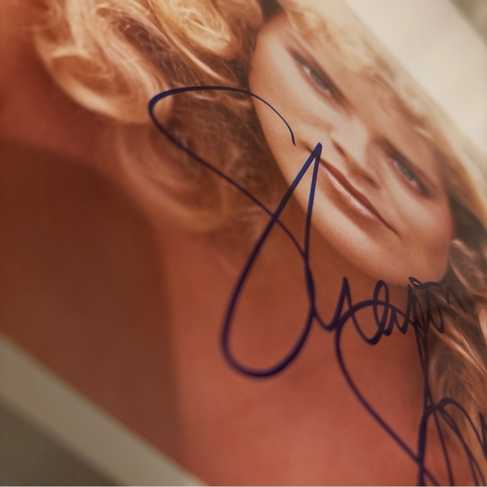 SHARON STONE Signed Autographed   8X10 Photo - Picture 3 of 3
